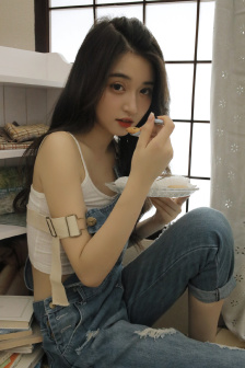 美女被叫哥哥视频